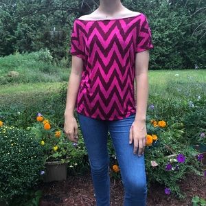 🛍$1 Add on item!🛍  Comfy hi-lo T-shirt.  Medium